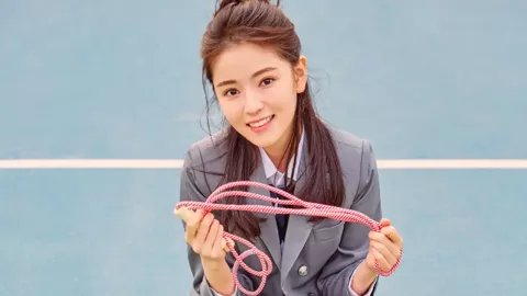 九旬老人拖走饭店操作台